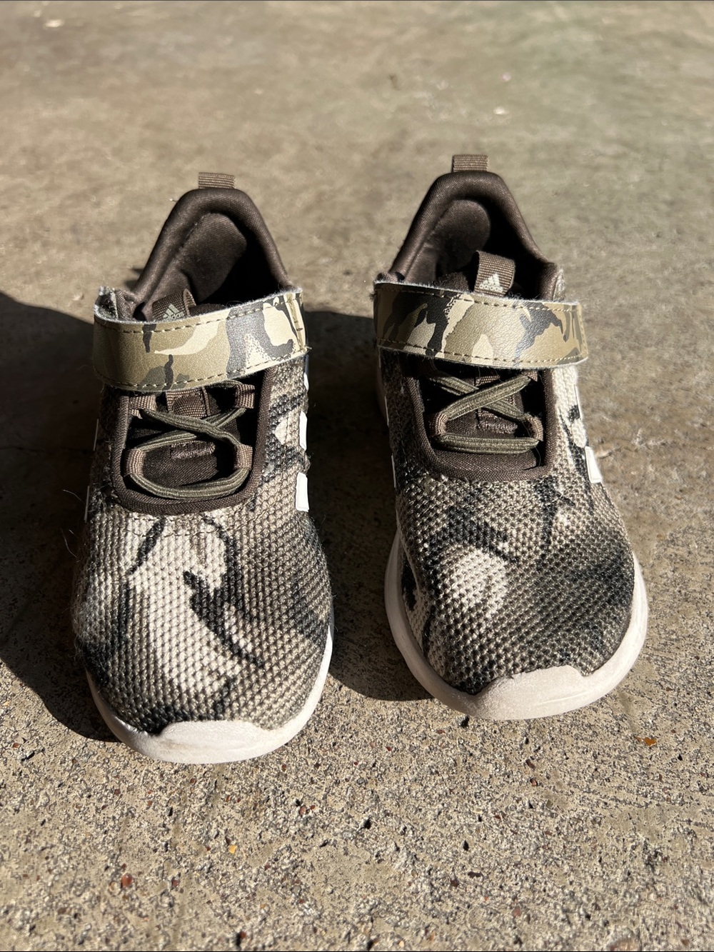 adidas Kids Camo Velcro Sneakers - Olive and White - Picture 2 of 5